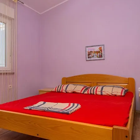 Apartamento In 41210 *